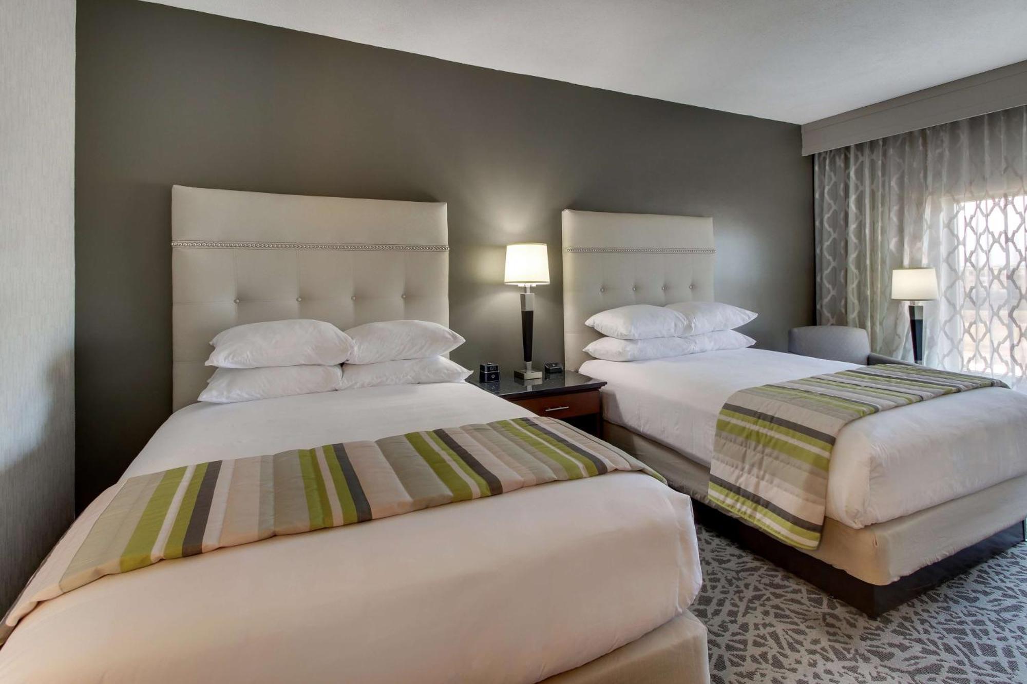 Drury Inn & Suites Cleveland Beachwood Buitenkant foto