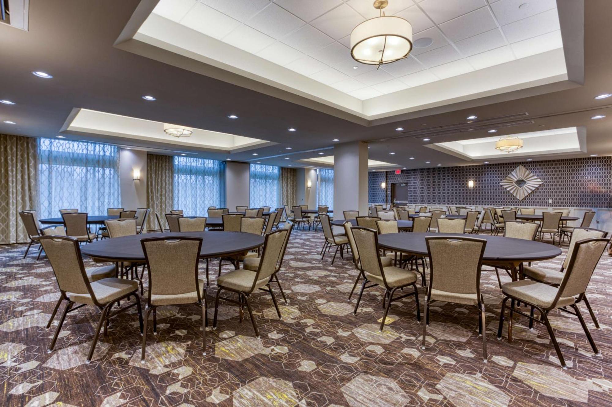 Drury Inn & Suites Cleveland Beachwood Buitenkant foto