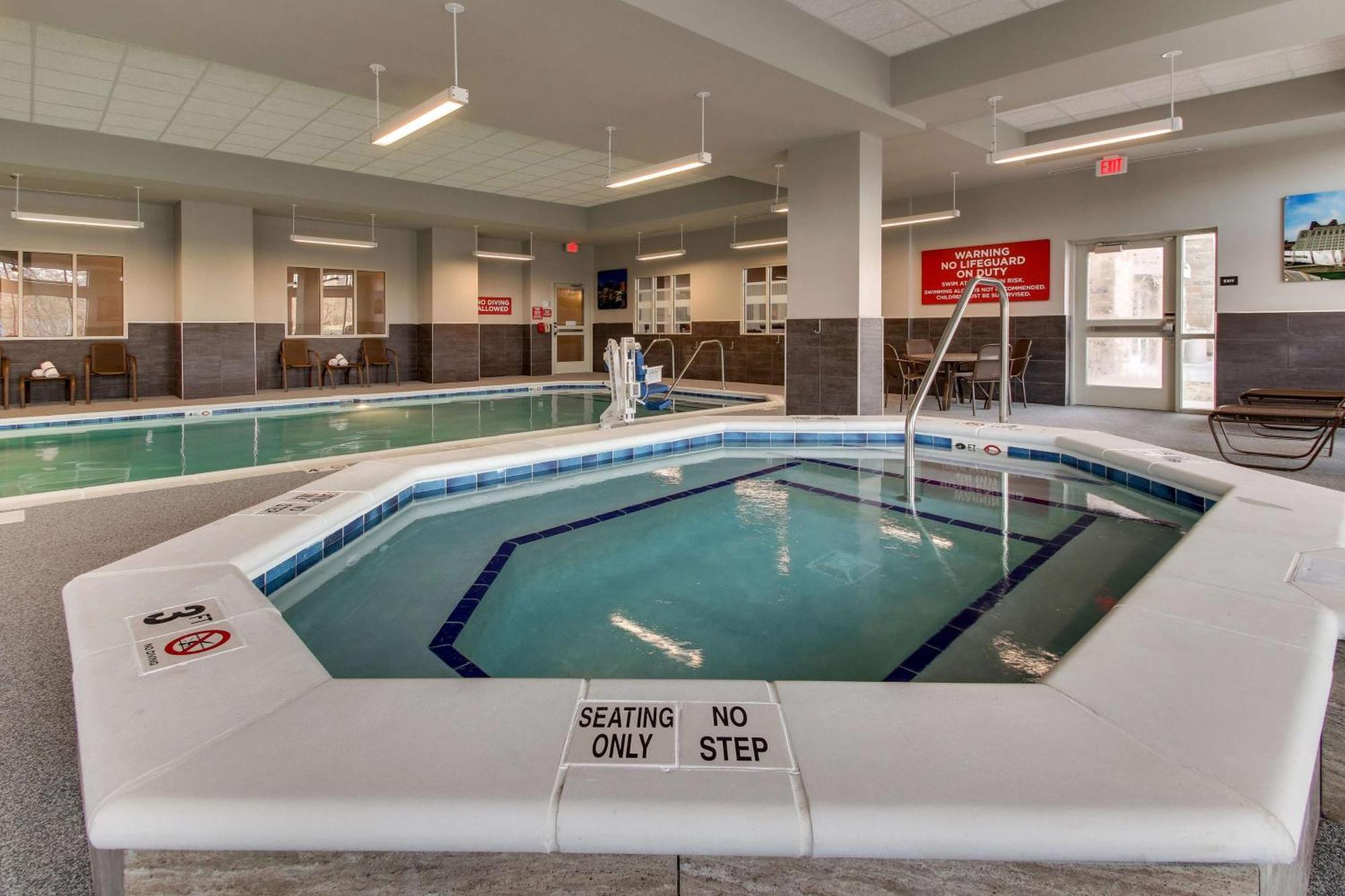 Drury Inn & Suites Cleveland Beachwood Buitenkant foto