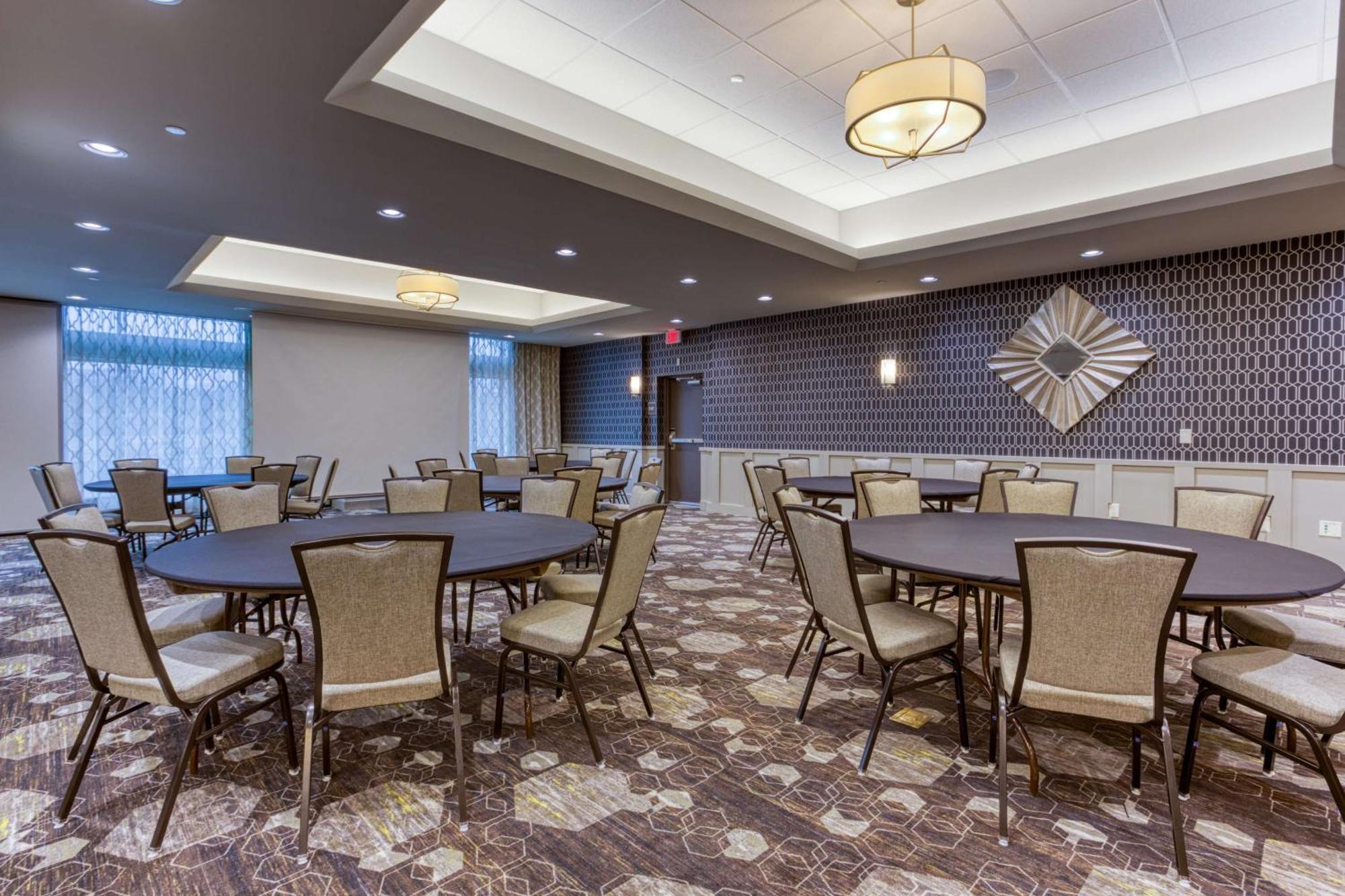 Drury Inn & Suites Cleveland Beachwood Buitenkant foto