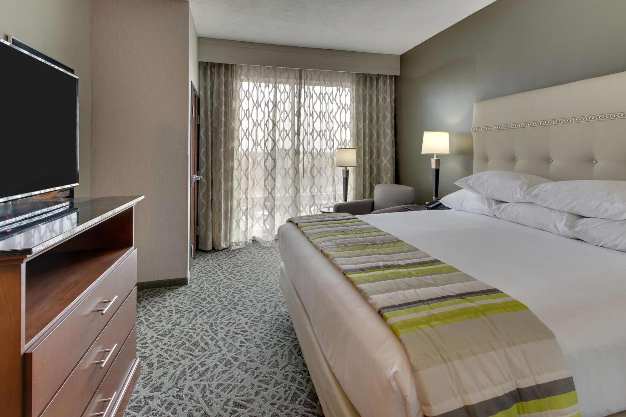 Drury Inn & Suites Cleveland Beachwood Buitenkant foto