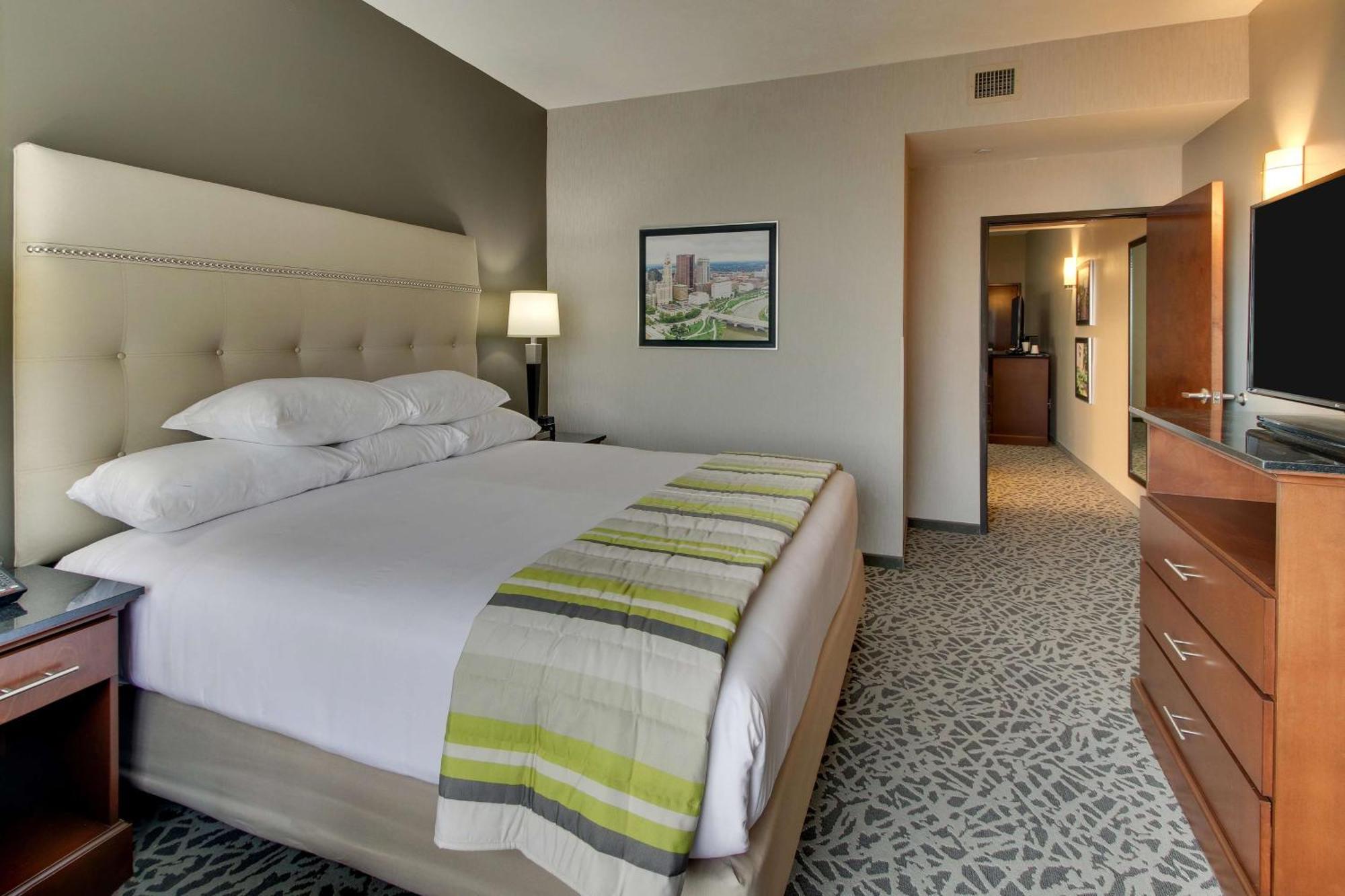 Drury Inn & Suites Cleveland Beachwood Buitenkant foto
