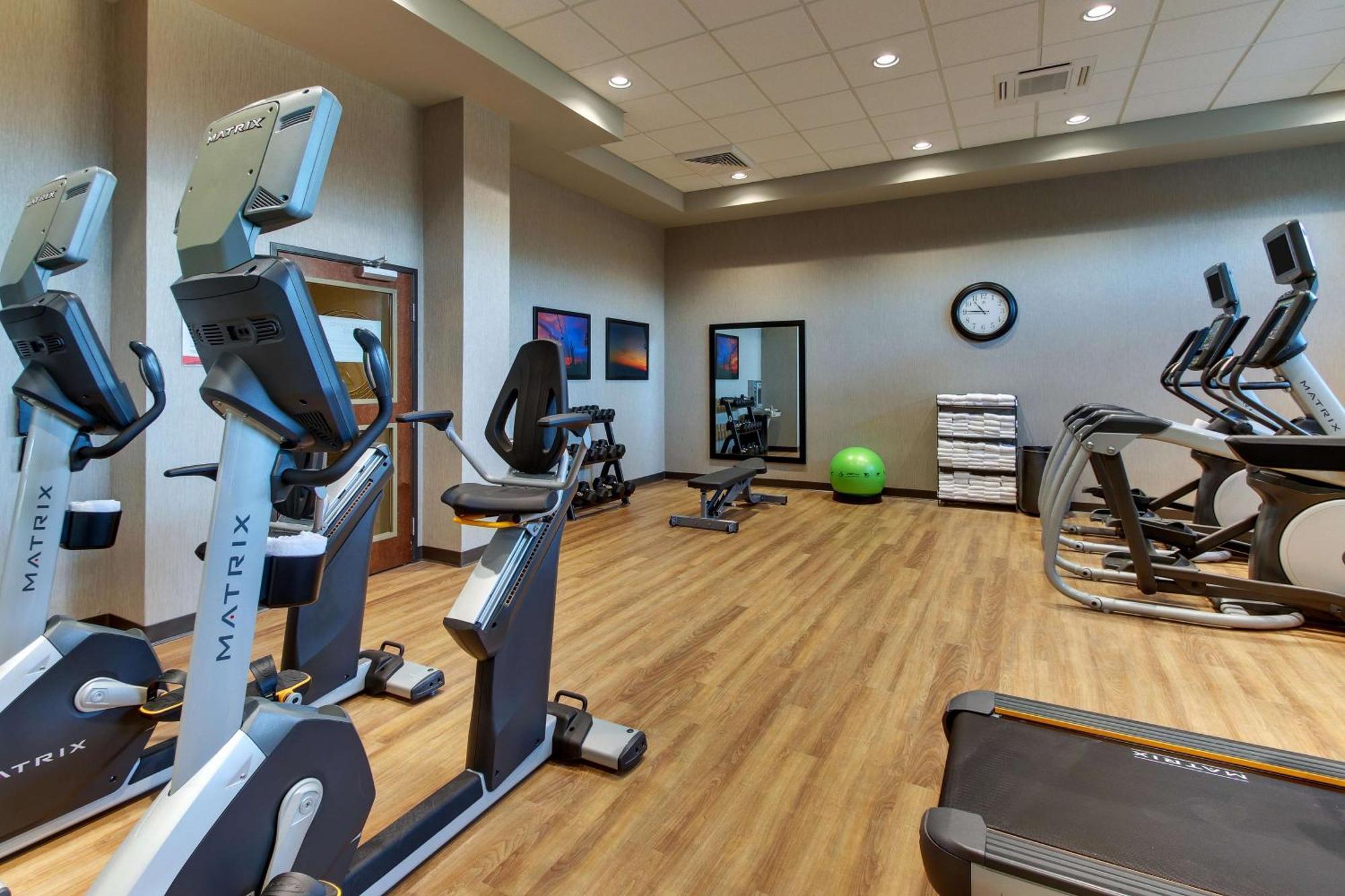Drury Inn & Suites Cleveland Beachwood Buitenkant foto