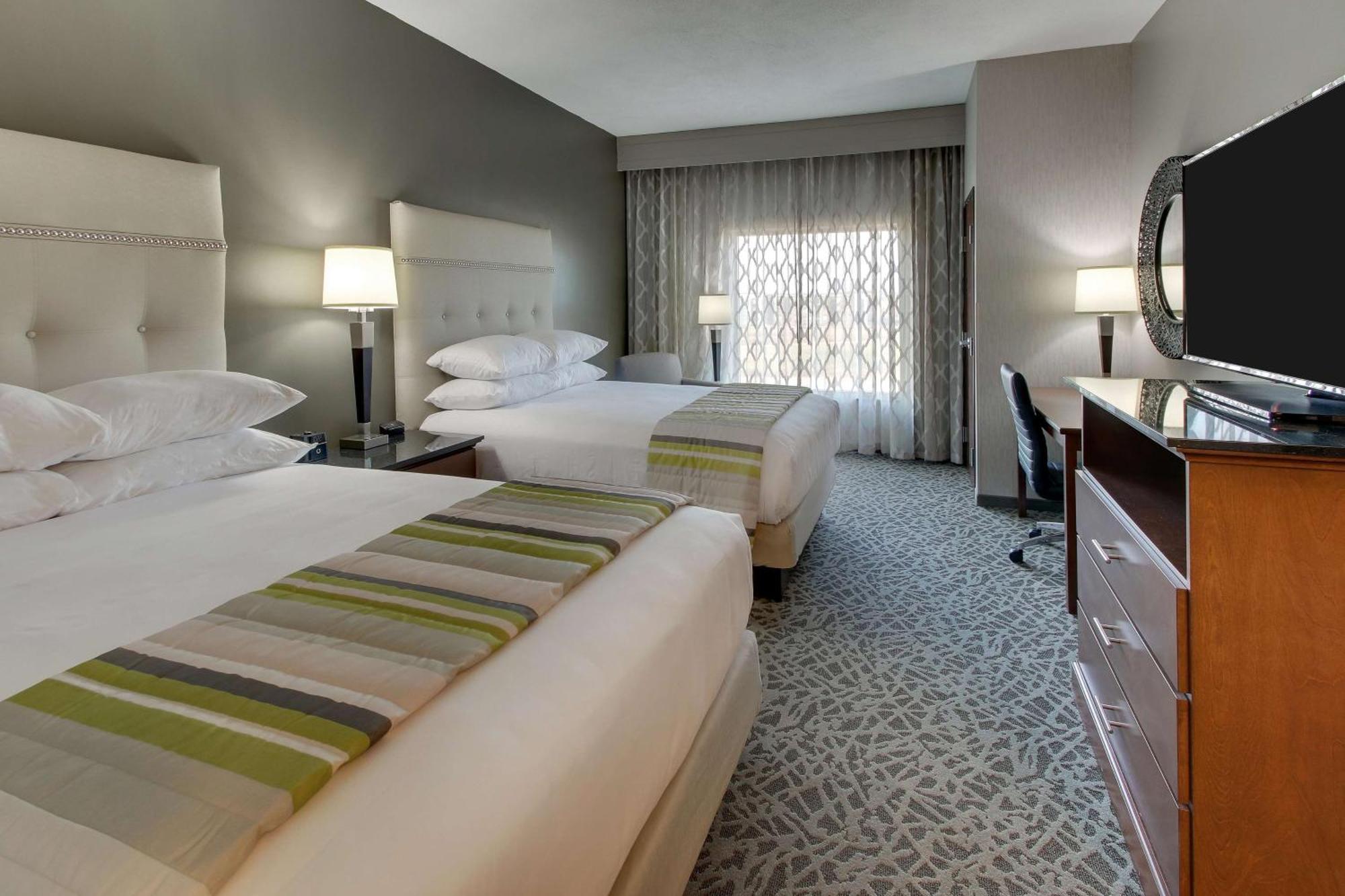 Drury Inn & Suites Cleveland Beachwood Buitenkant foto